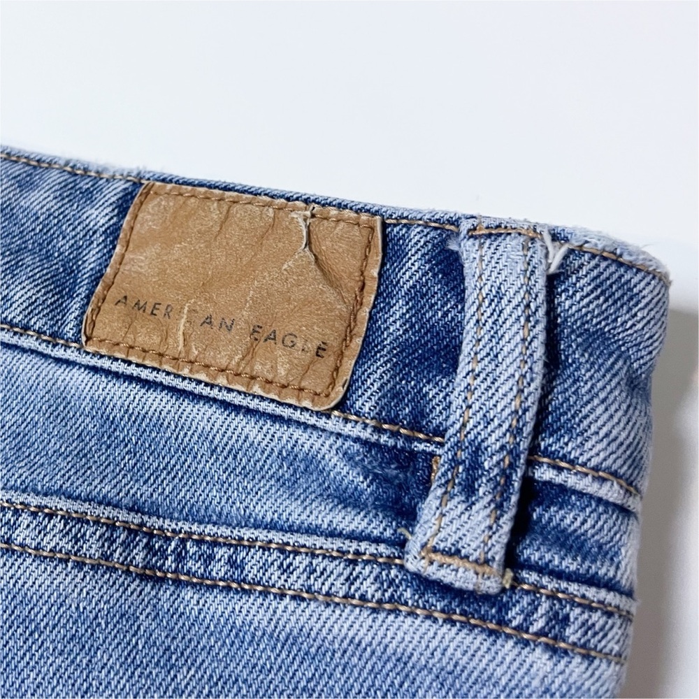 American Eagle Tomgirl Jeans 18 stretch light wash relaxed fit high rise waist - Picture 5 of 14